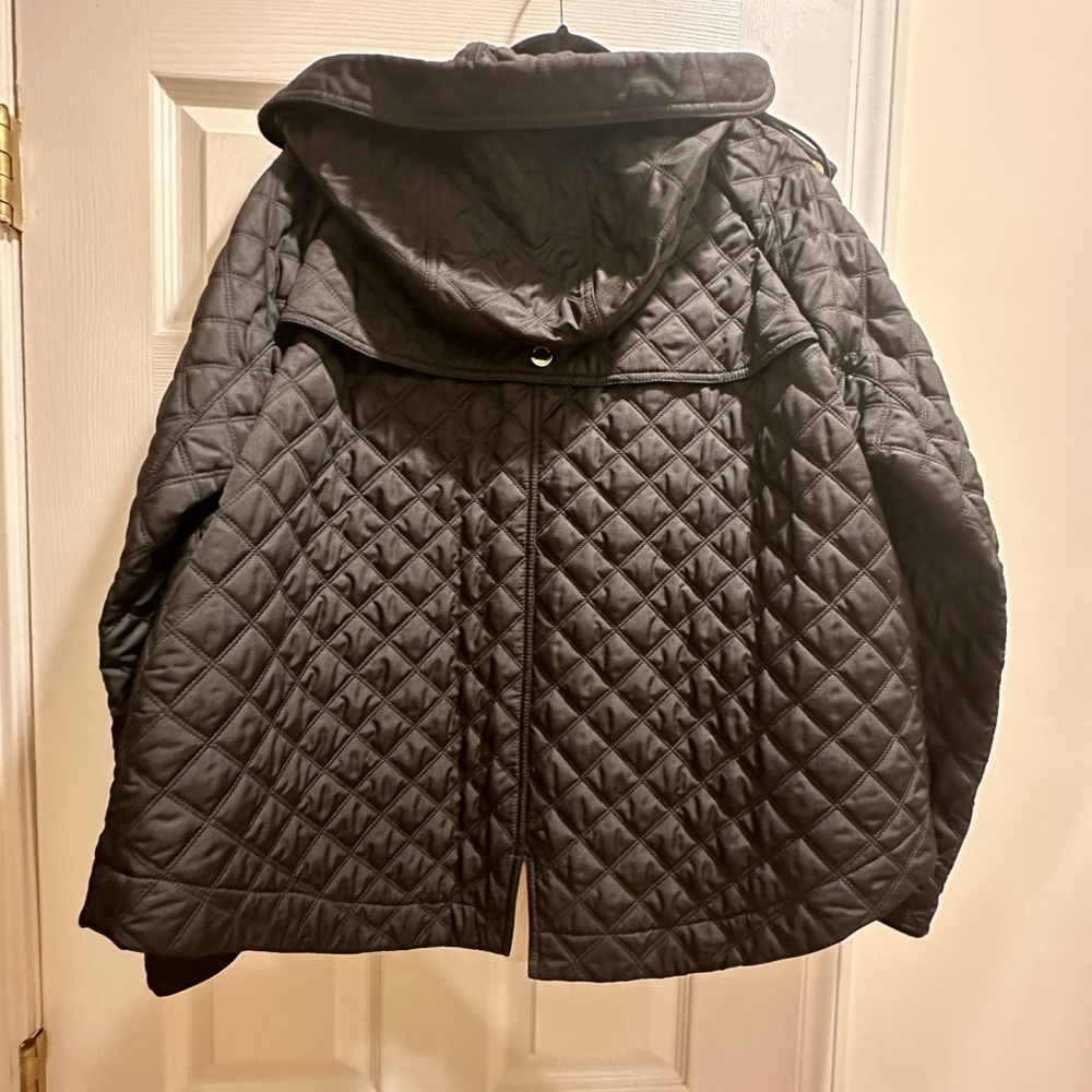 Burberry Black Quilted Hooded Puffer Jacket - Picture 2 of 4